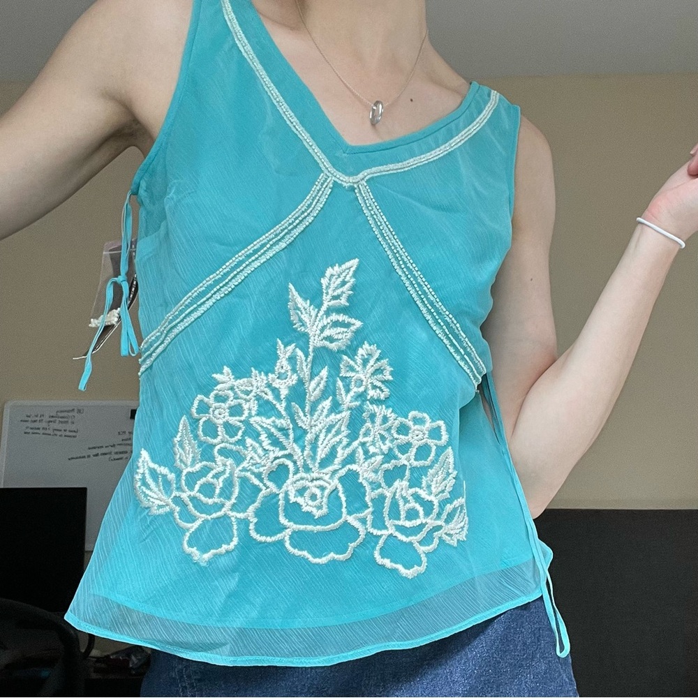 NWT Bandolino Beaded Embroidered Sleeveless Blouse